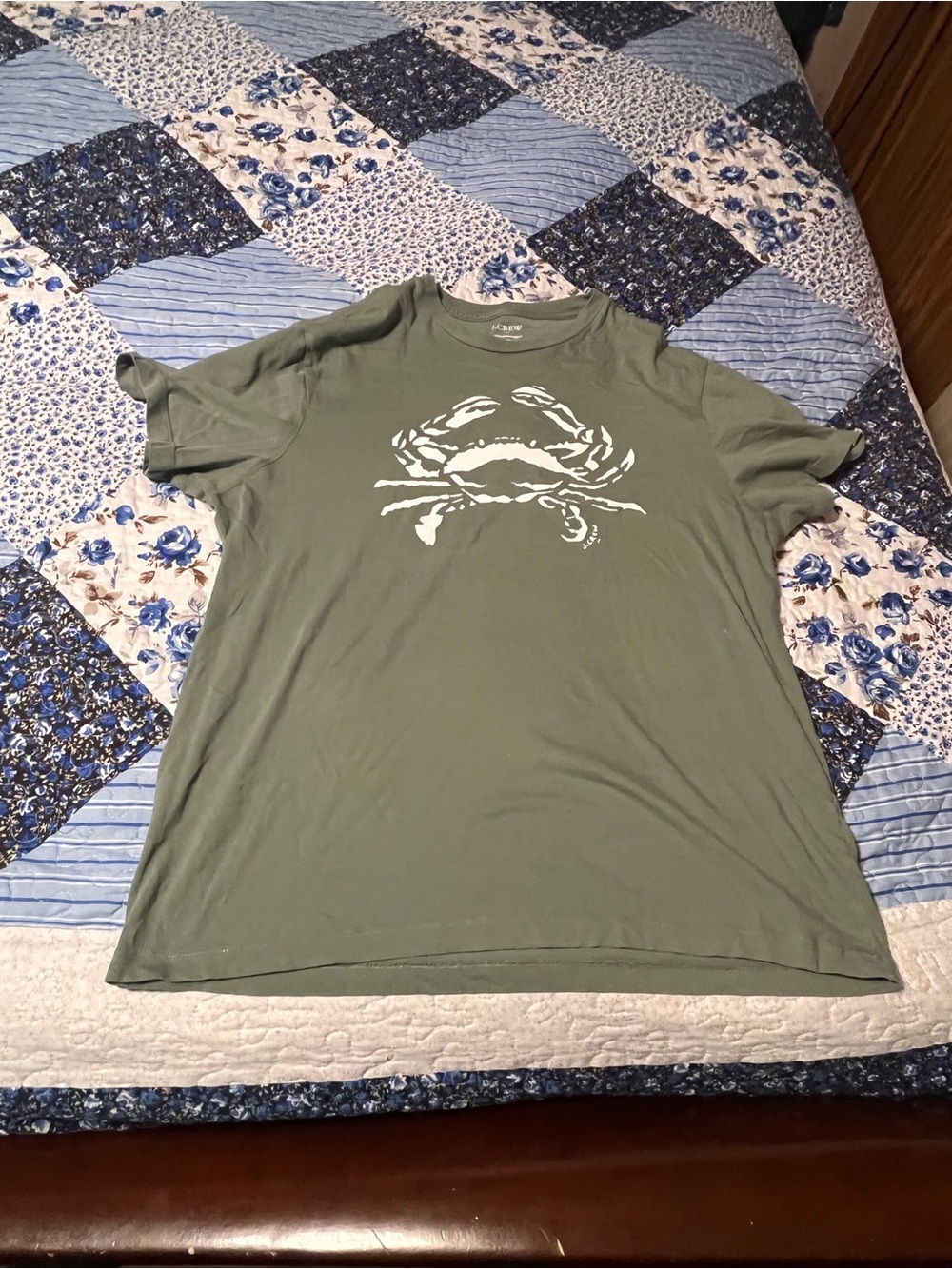 J. Crew Olive Green Crab Graphic Tee Mens Large